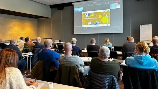 Karl-Håkon Farstad Eriksen fra Molde kommune holdt innlegg under nettverksmøtet. Foto: Iren M. Lundby