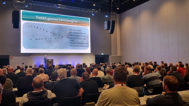 Styreleder i NKF veg og park, Bjørn-Egil Olsen fra Askøy kommune, var konferansier første dag av konferansen.