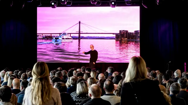 Espen Kvark Kvernbergh jobber med å trene folk på den gode dialogen. Foto: Fredrik Svartdahl