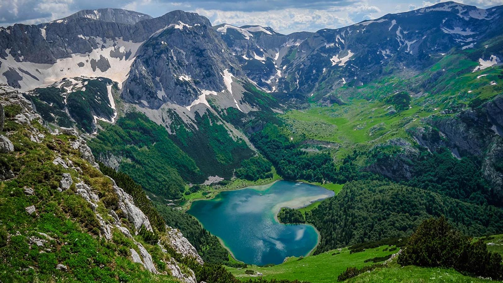 Nacionalni park Sutjeska: prašuma i vrhovi koji oduzimaju dah