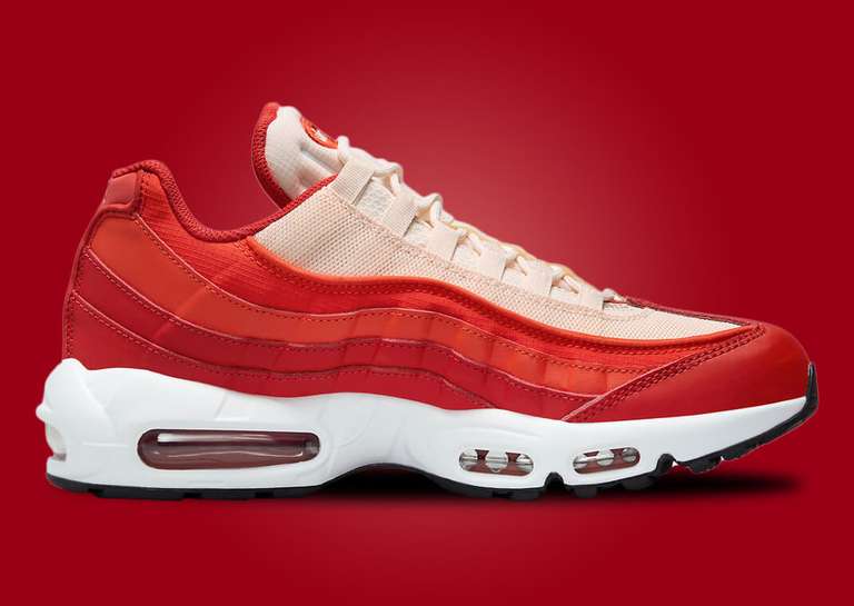 The Nike Air Max 95 Mystic Red and Guava Ice Interior Profile