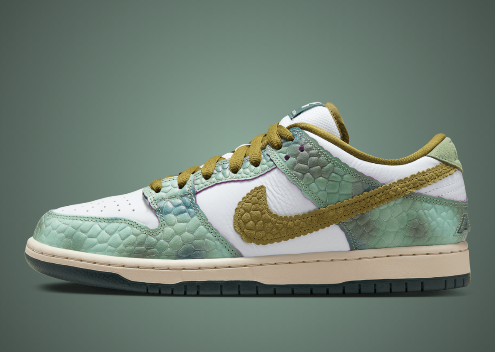 Alexis Sablone x Nike SB Dunk Low Lateral