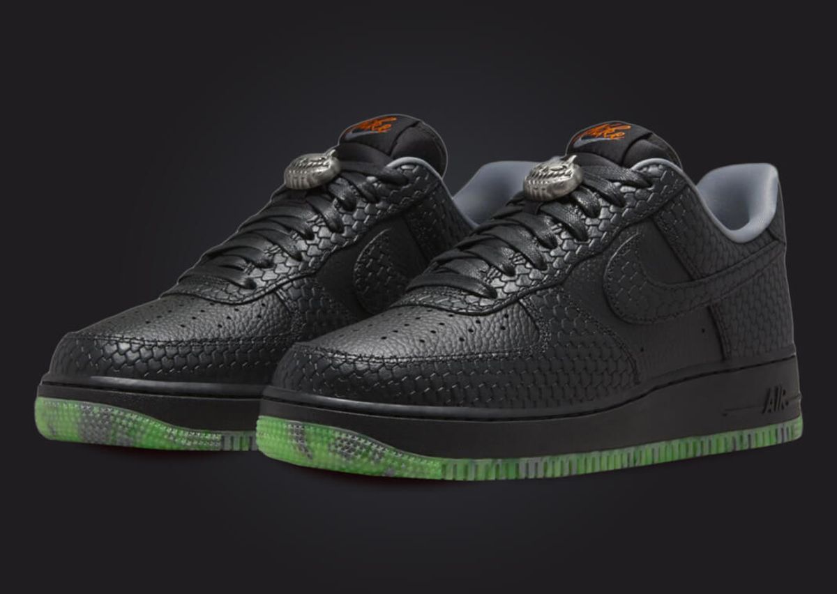 SOLELINKS on X: Ad: NEW Nike Air Force 1 '07 LV8 'Carbon Fiber