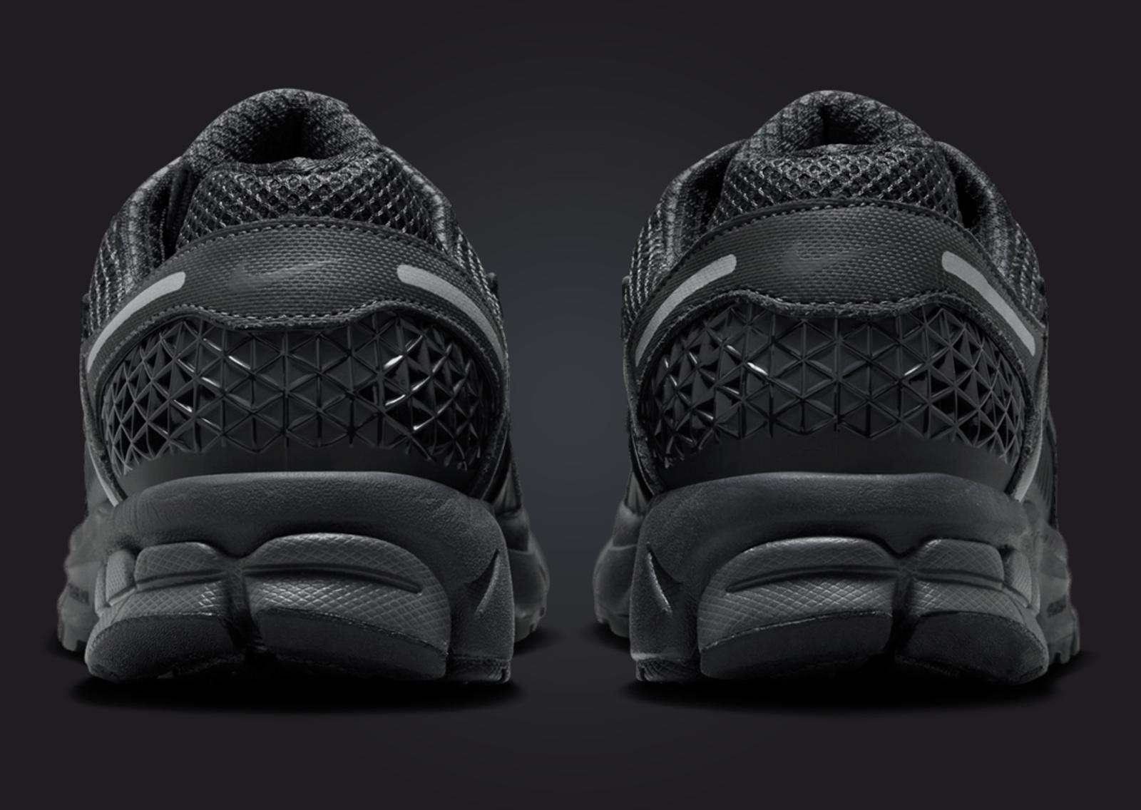 Nike Zoom Vomero 5 Triple Black (W) Back