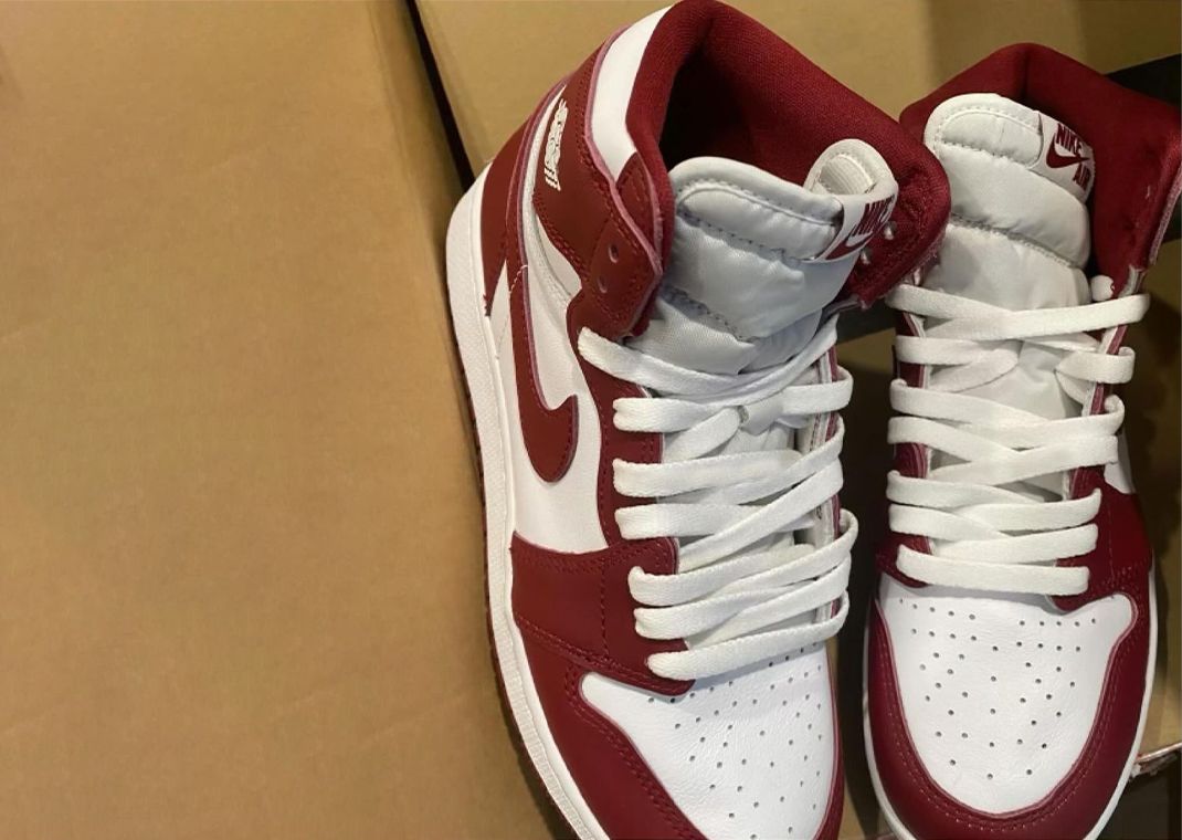 The Air Jordan 1 Retro High OG White Team Red Drops April 2024   0728c3d0b4f38555accc734f40e1b51518d9c866 1070x760 