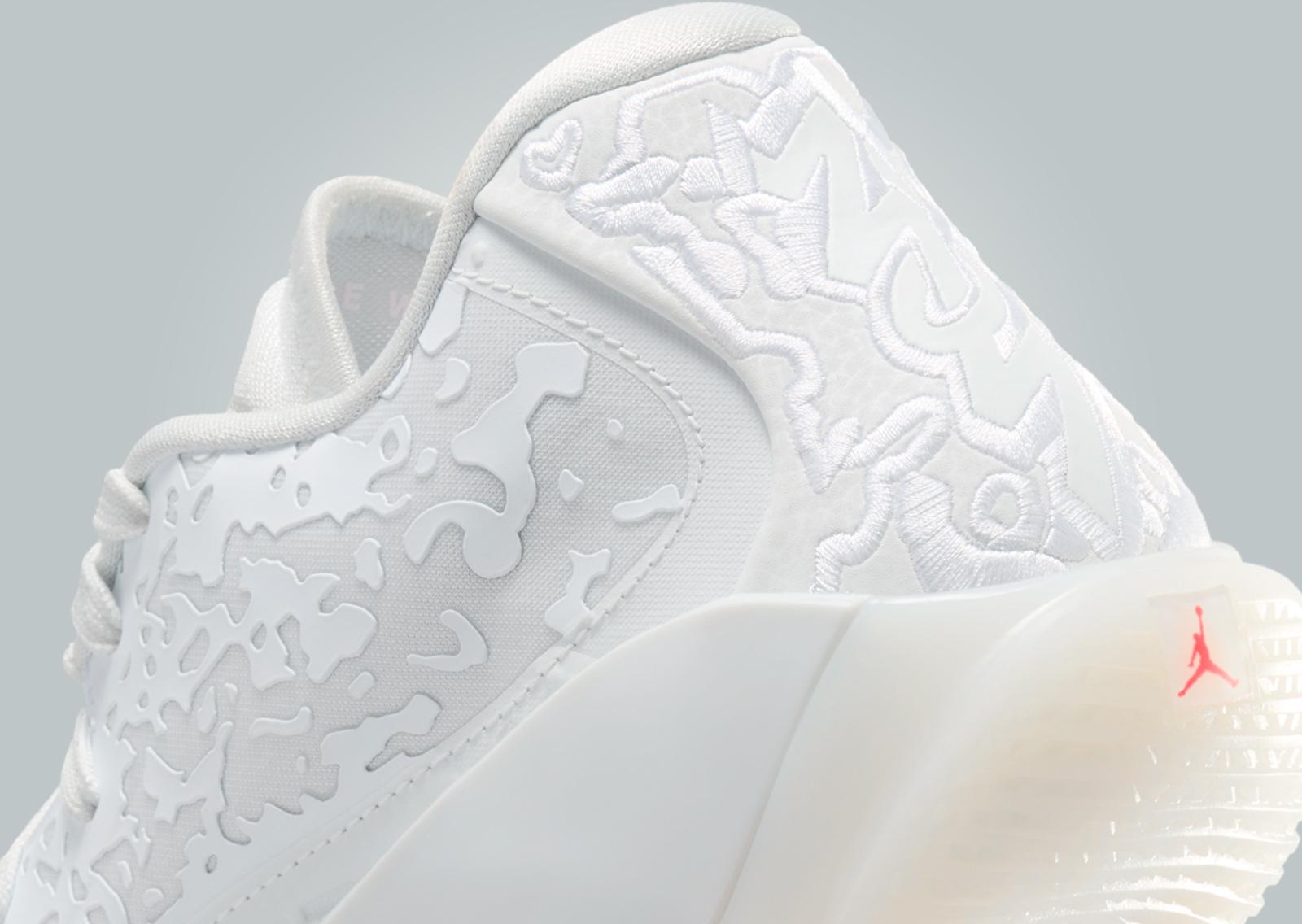 Jordan Zion 3 White Heel Detail