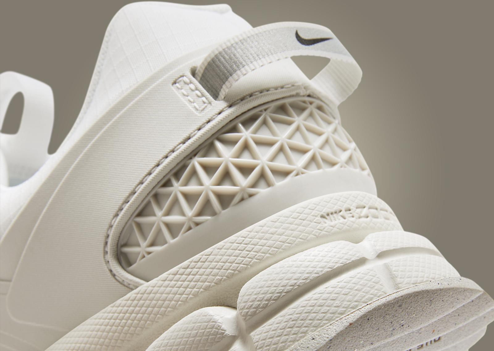 Nike Zoom Vomero 5 Roam Summit White Light Bone Detail