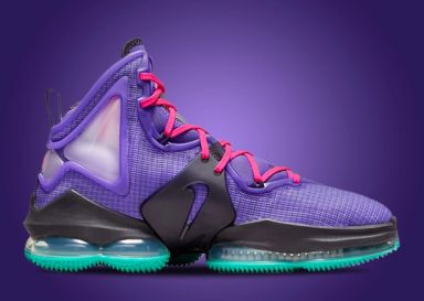 Wild Berry Covers This Nike LeBron 19
