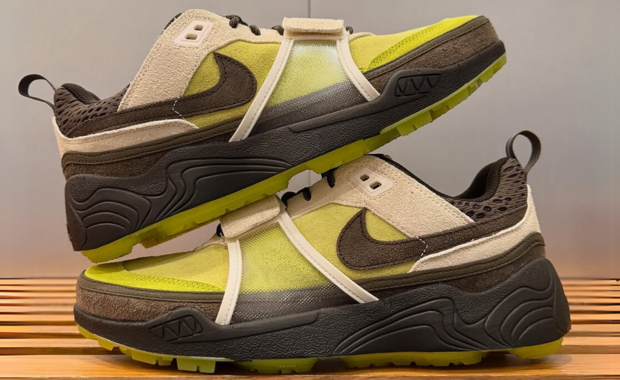 Travis Scott x Nike Zoom Field Jaxx Limelight