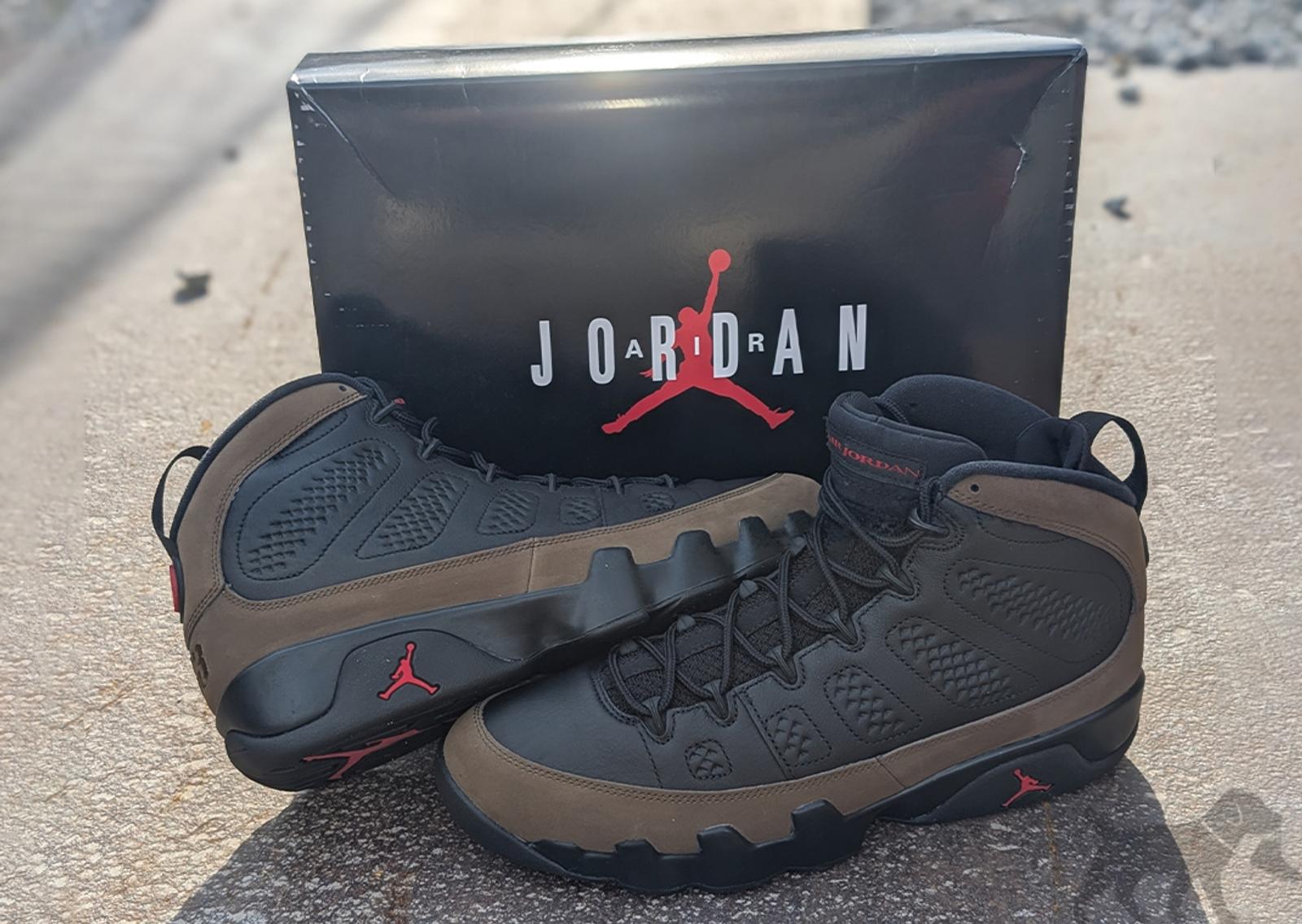 Air Jordan 9 Retro Olive Pair