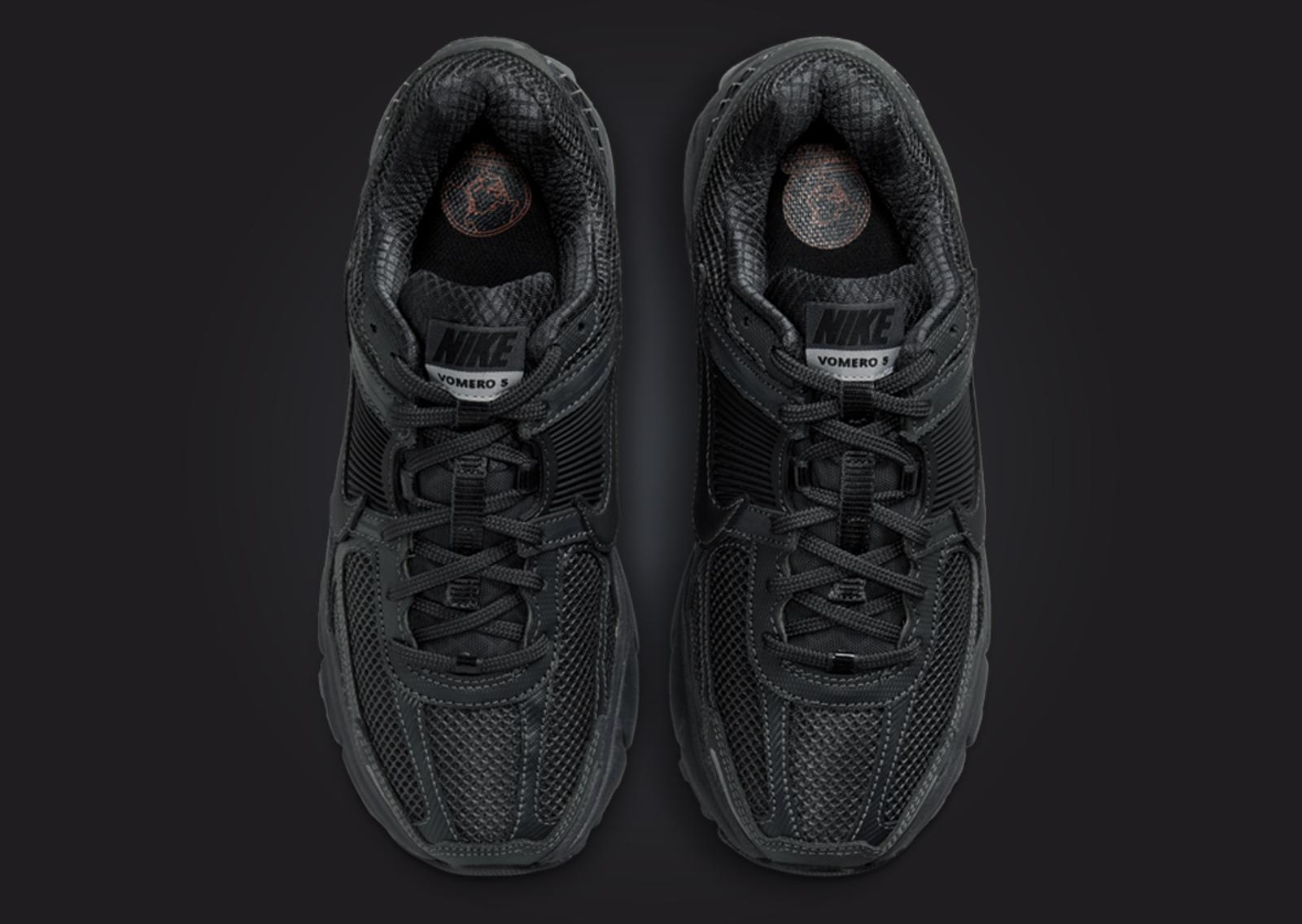 Nike Zoom Vomero 5 Triple Black (W) Top