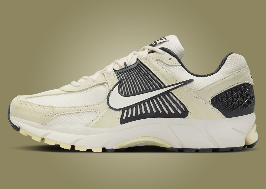 ★Nike★ Zoom Vomero 5 M Alabaster Black White Pale Ivory HF Nike Zoom Vomero 5 Alabaster HF1553-701 | SneakerNews.com