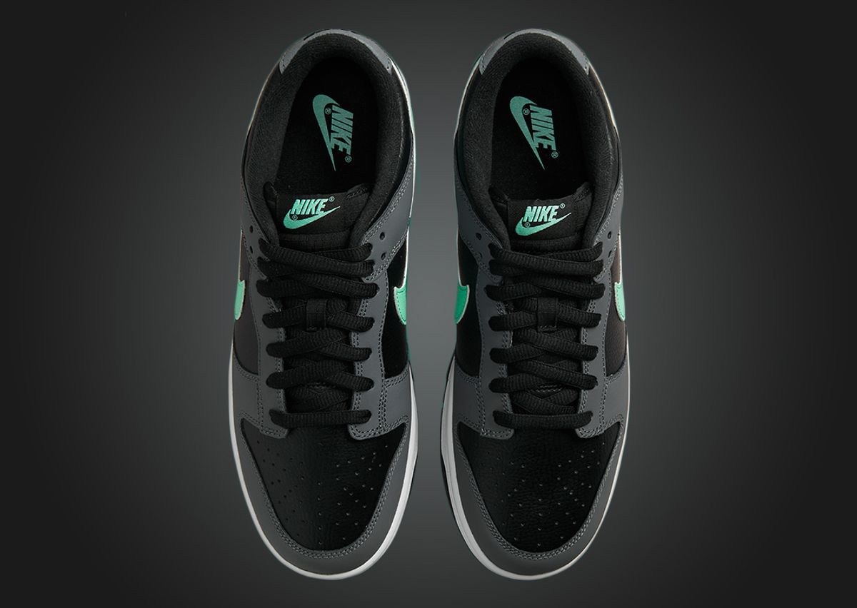 sb dunk green glow