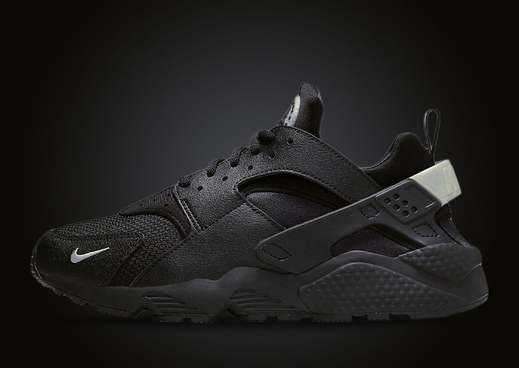 Nike huarache shop triple black lizard