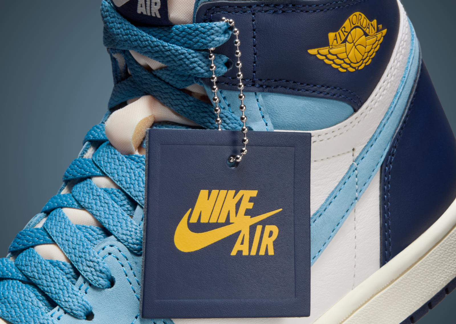 Air Jordan 1 Retro High OG First in Flight (W) Detail