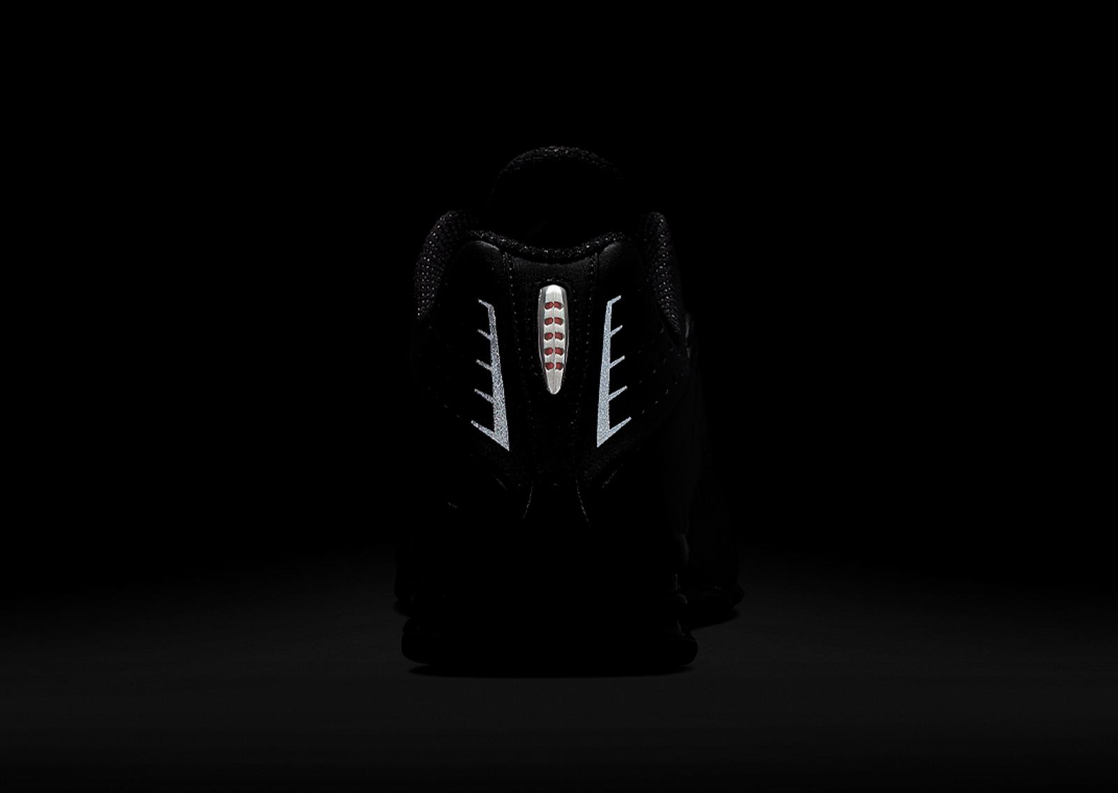 Nike Shox R4 Triple Black (W) 3M Back