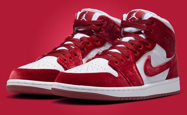 Air Jordan 1 Mid Red Velvet (W)