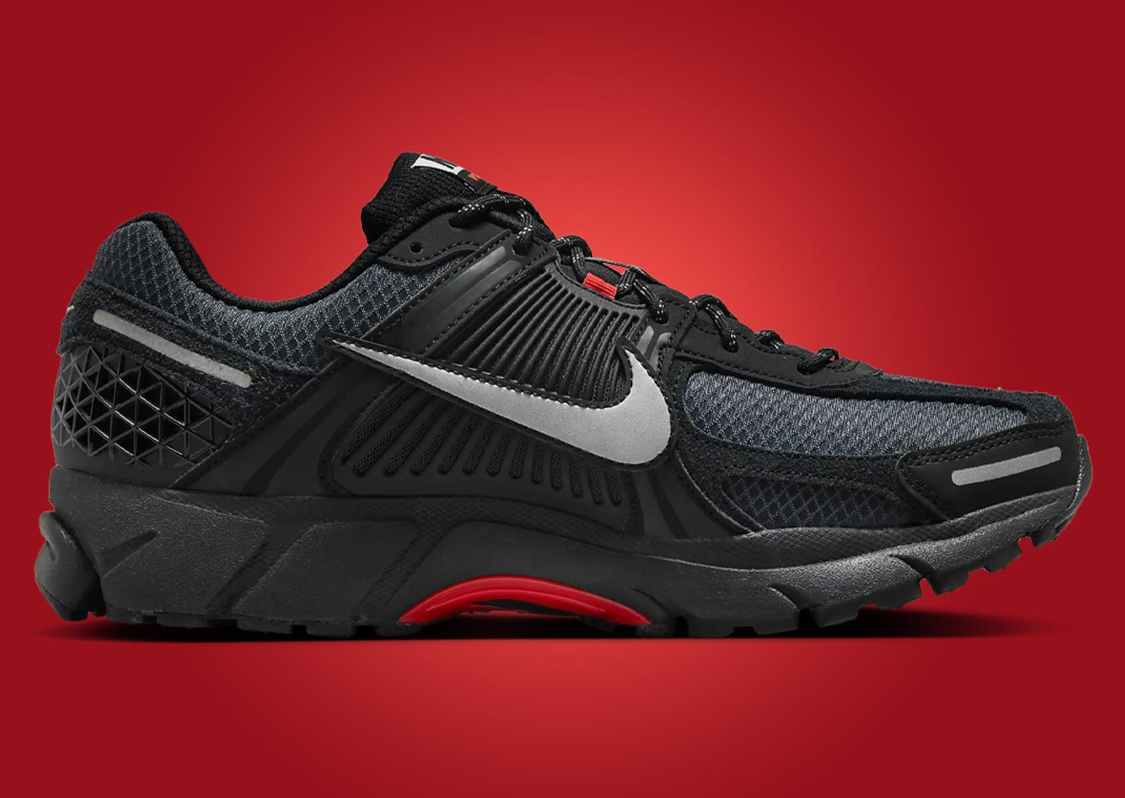 Nike Zoom Vomero 5 Black Metallic Medial