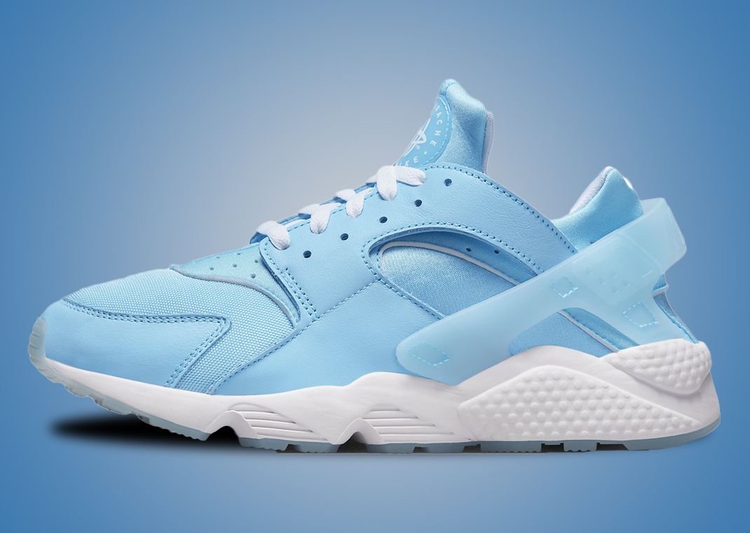 Blue top huarache sneakers