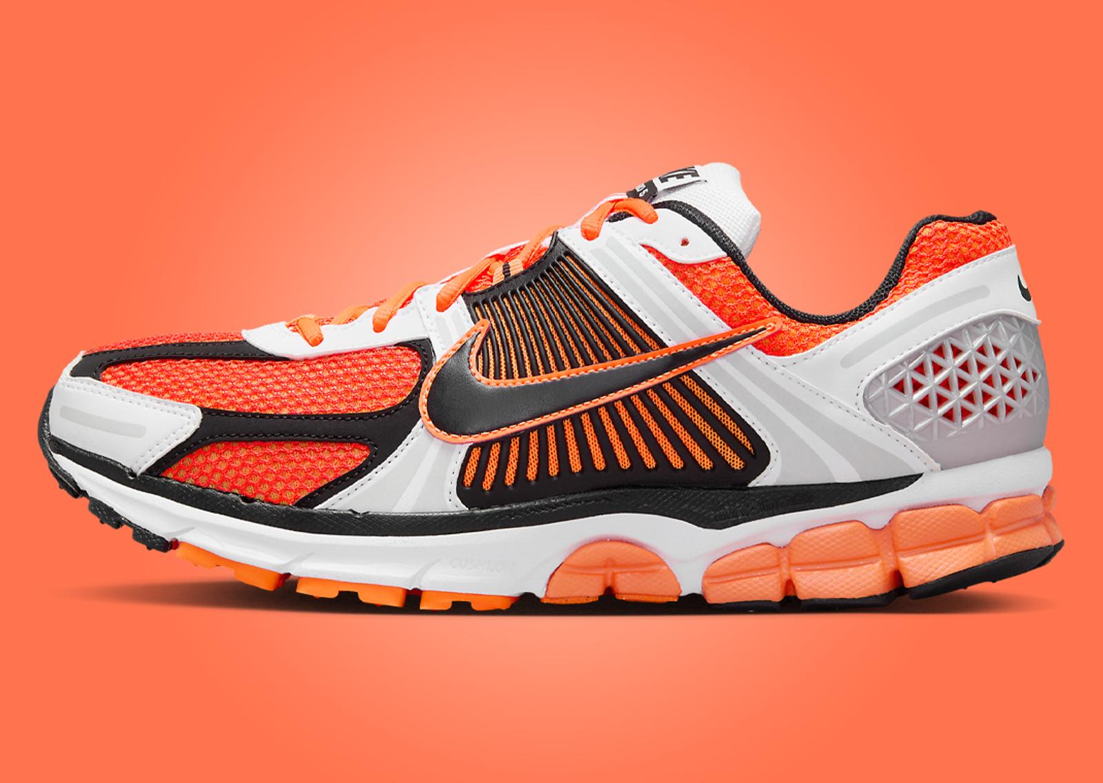 Nike Zoom Vomero 5 Total Orange Lateral