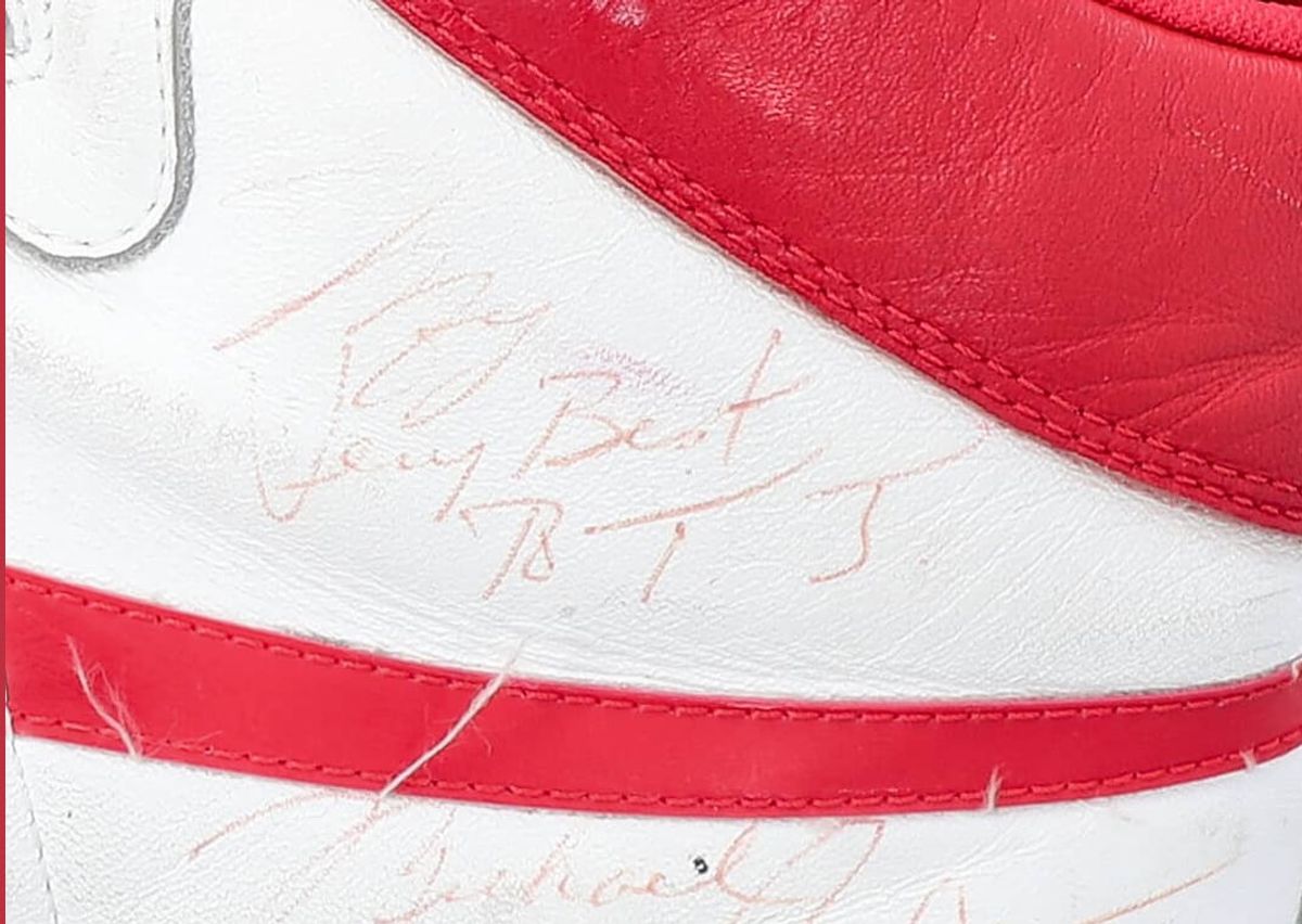 michael jordan wearing air ship