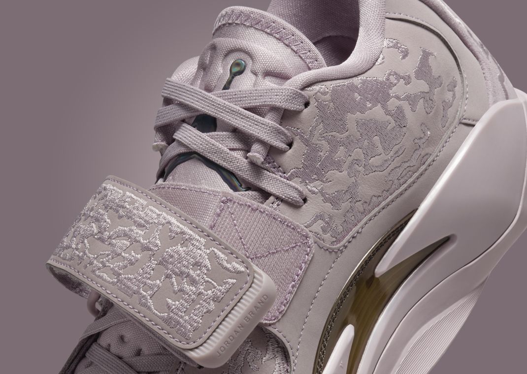 The Jordan Zion 3 SE M.U.D. Orchid Releases April 2024 display picture 3