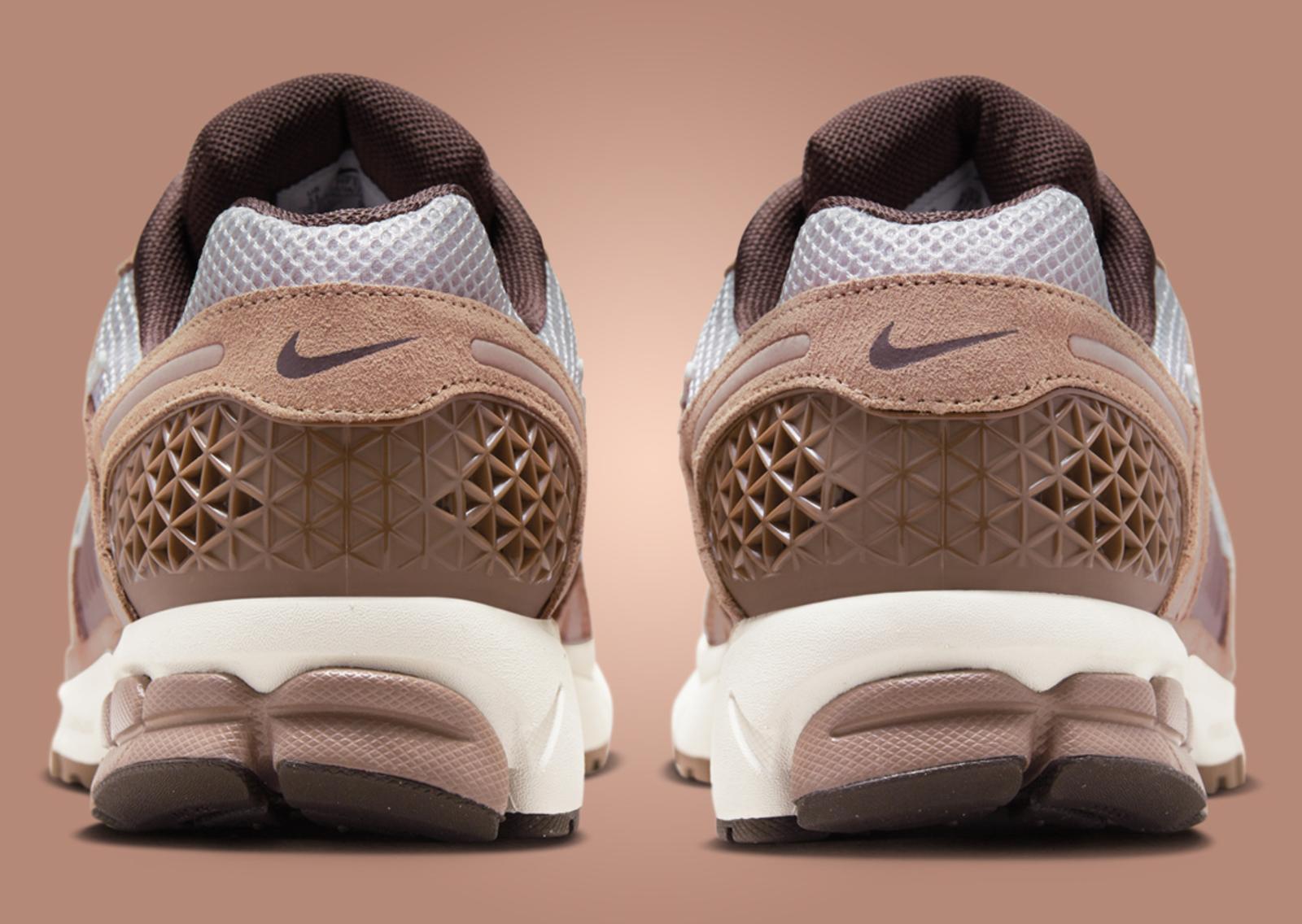 Nike Zoom Vomero 5 Terra Blush Sanddrift Heel