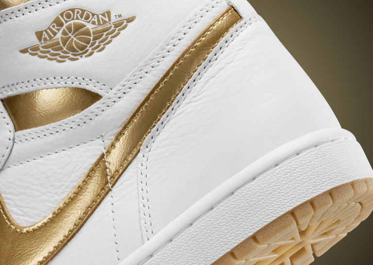 Air Jordan 1 Retro High OG Metallic Gold (W) Heel Detail