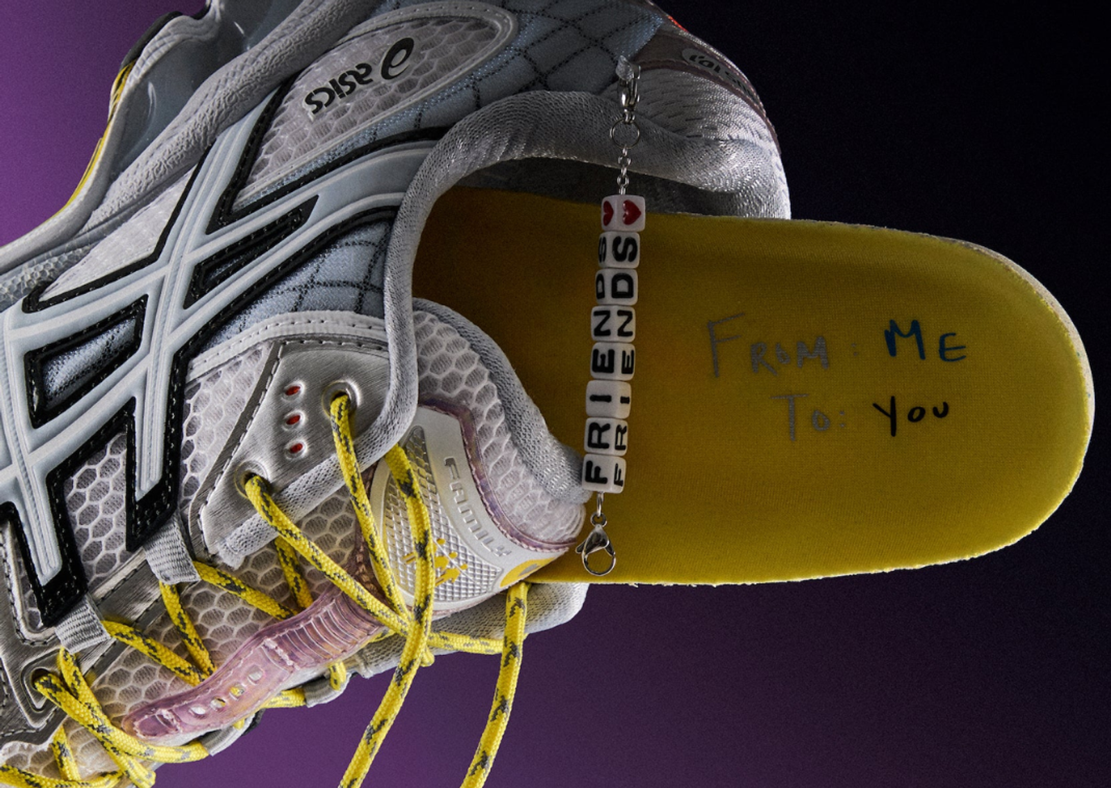 Stefon Diggs x Asics Gel-Nimbus 10.1 Friends and Family Detail