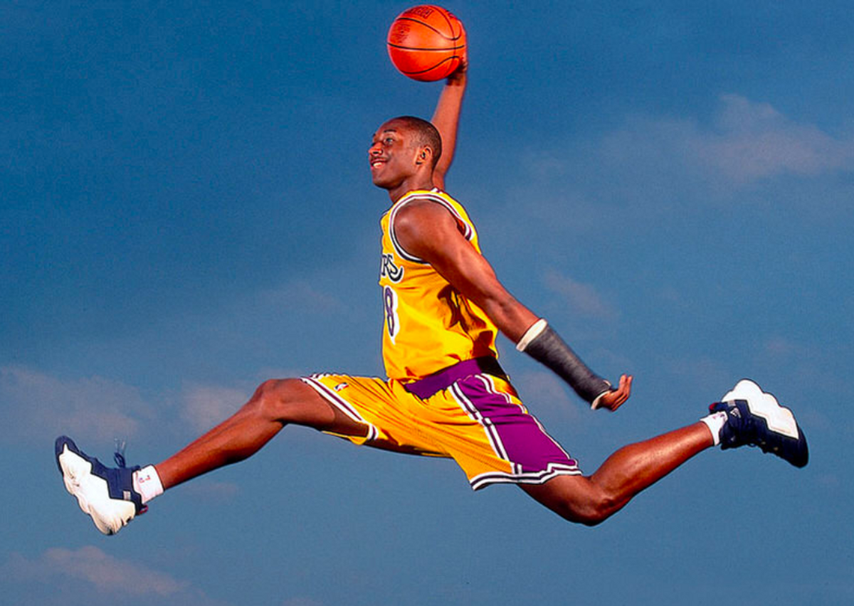 Kobe dunking in adidas EQT Top Ten