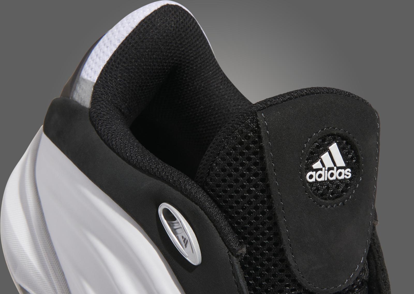 adidas Nova IIInfinity Cloud White Core Black Collar