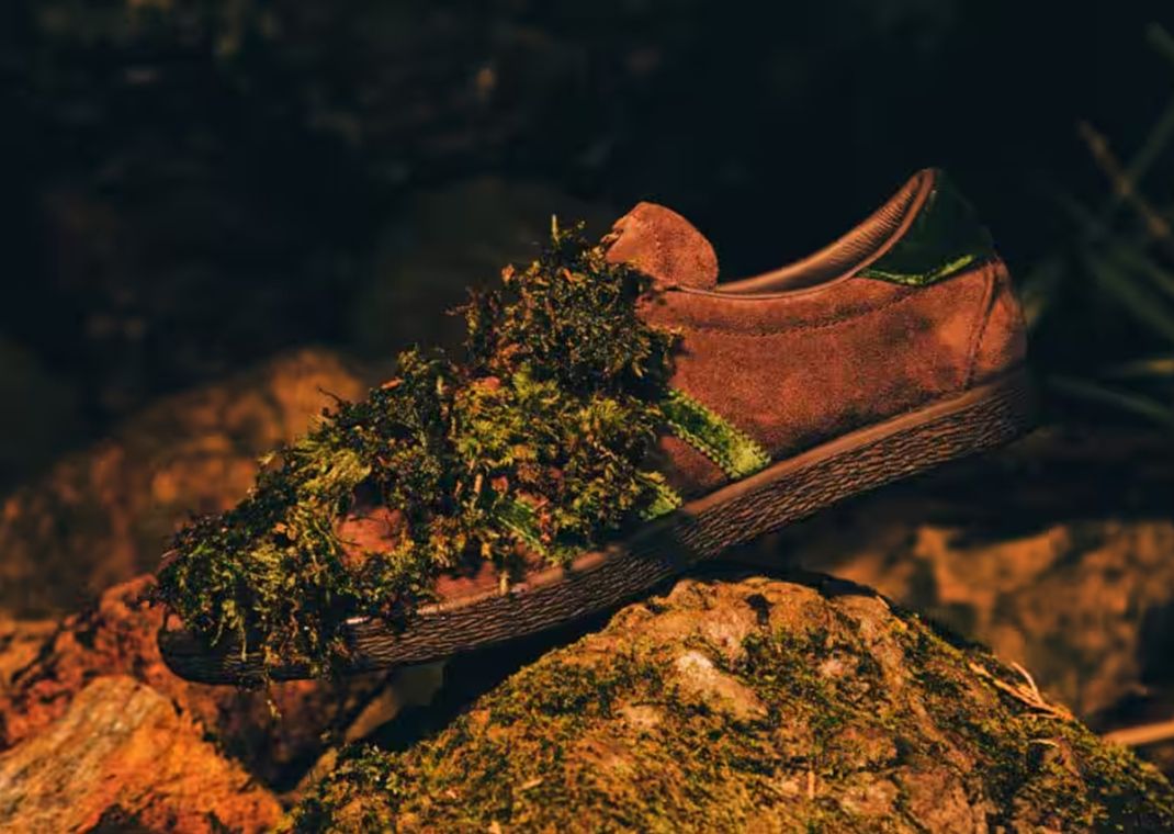 靴 adidas TOBACCO Pre-orders for the popular adidas model TOBACCO have begun