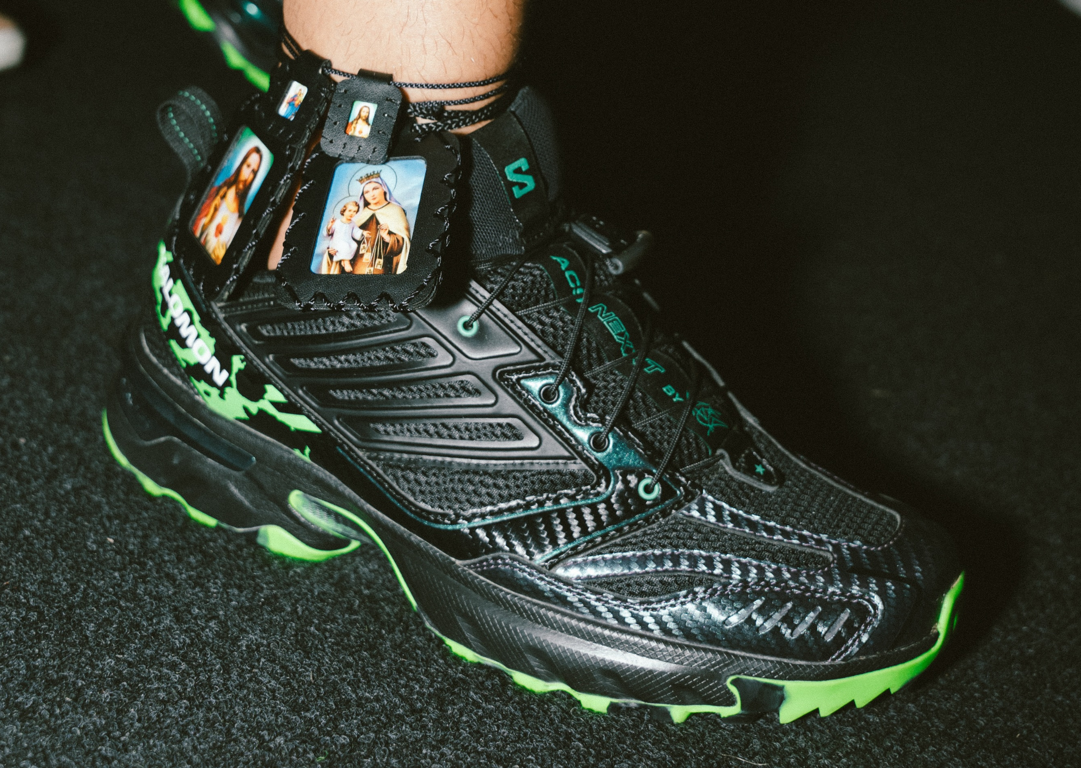【希少】FELISSIMO A Global Understanding Feid Adds to His Salomon Collab Collection with a Black and Green