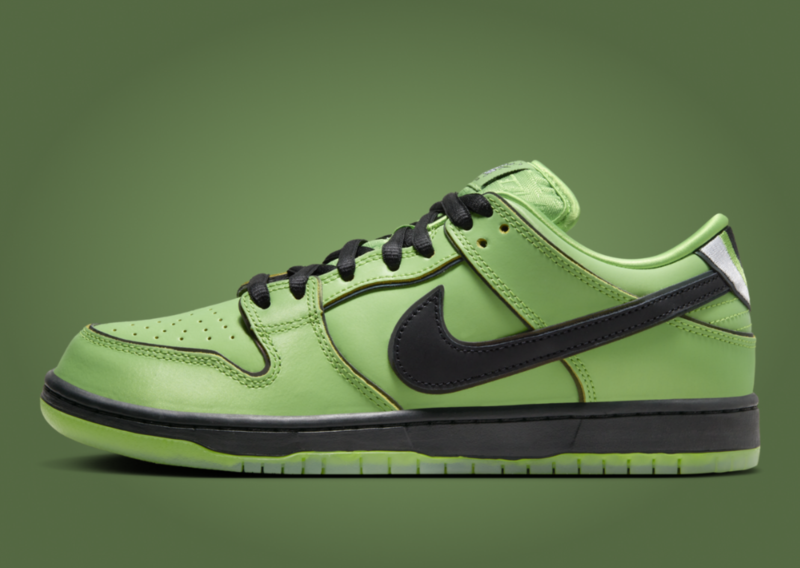 The Powerpuff Girls x Nike SB Dunk Low Pro QS Buttercup Lateral