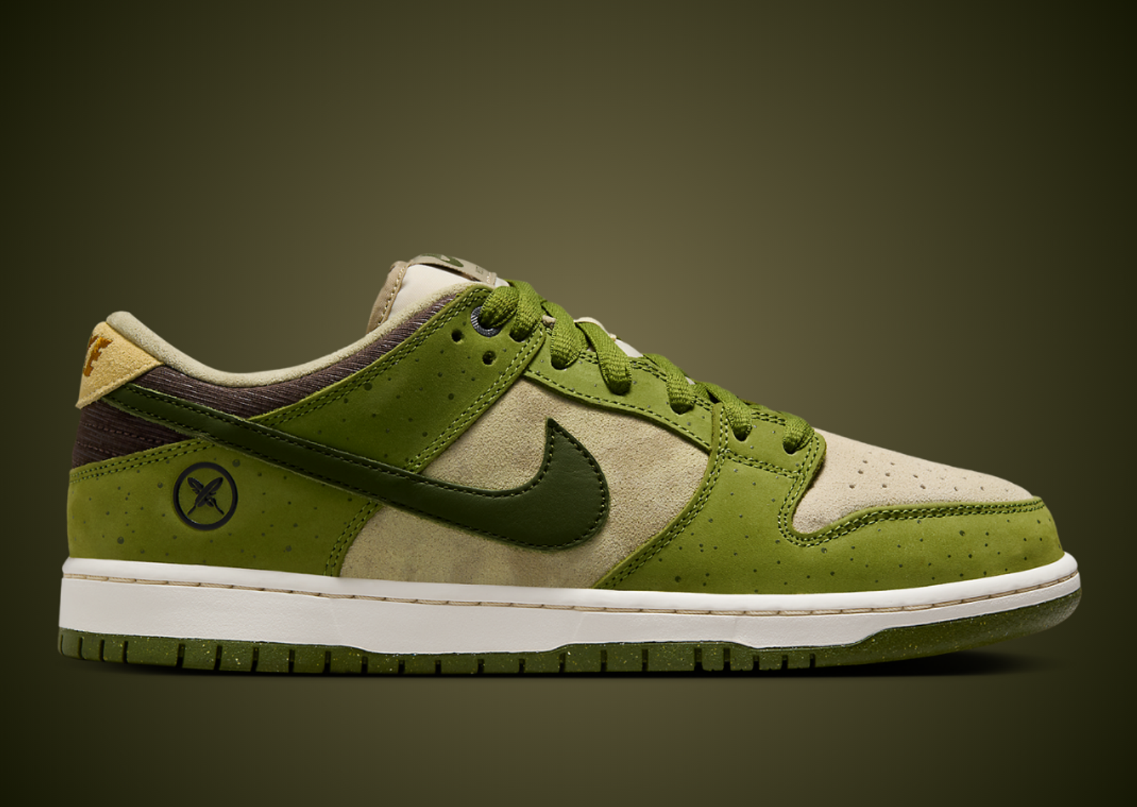 Yuto Horigome x Nike SB Dunk Low Asparagus Lateral