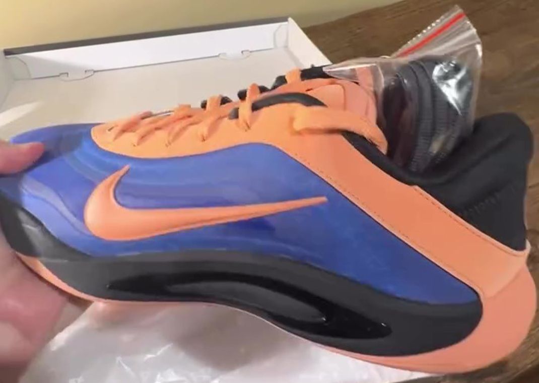 First Look at the Nike A display picture 2
