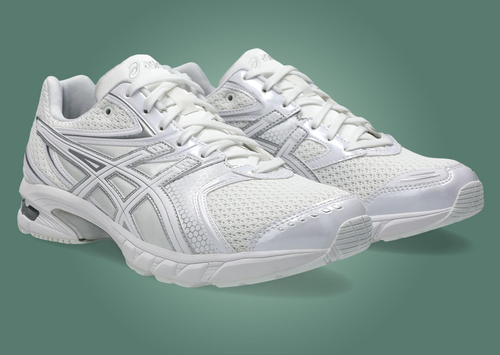 Asics Gel-DS Trainer 14 Triple White Angle