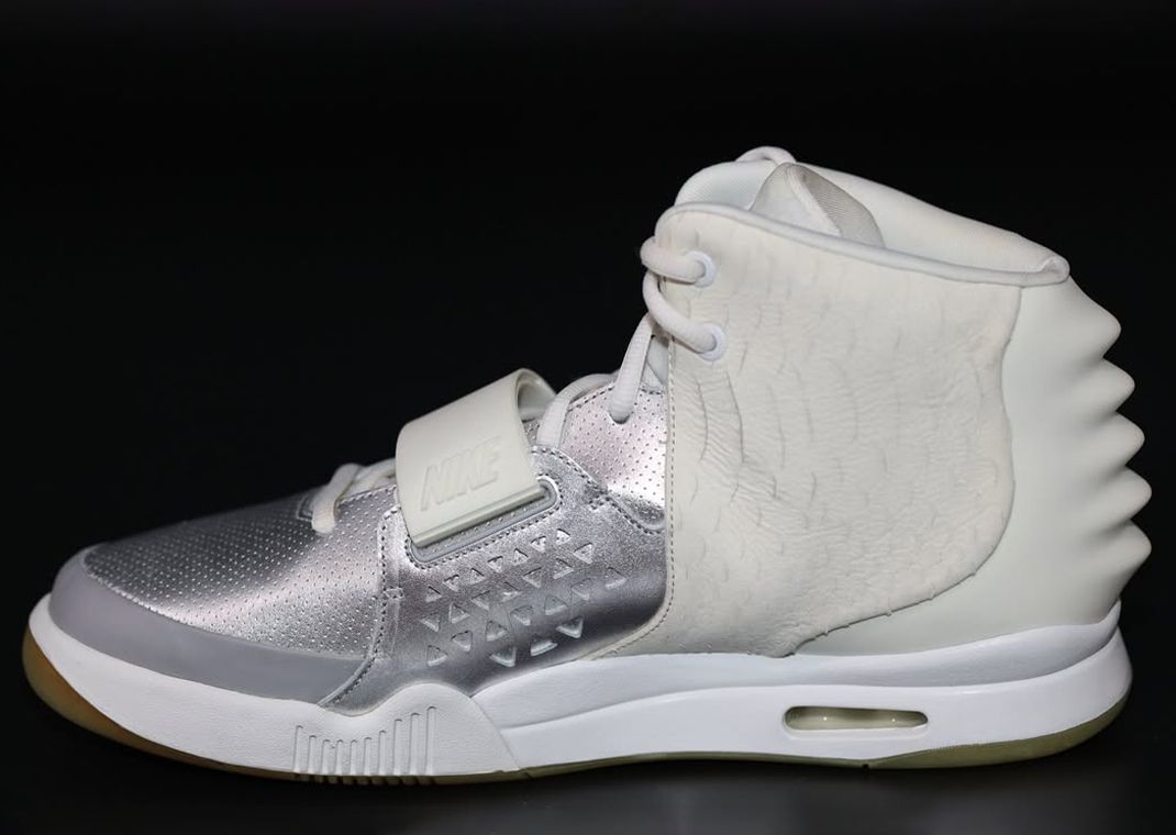 Unseen Nike Air Yeezy 2 Metallic Silver Sample Appears Online, image size:1070x760