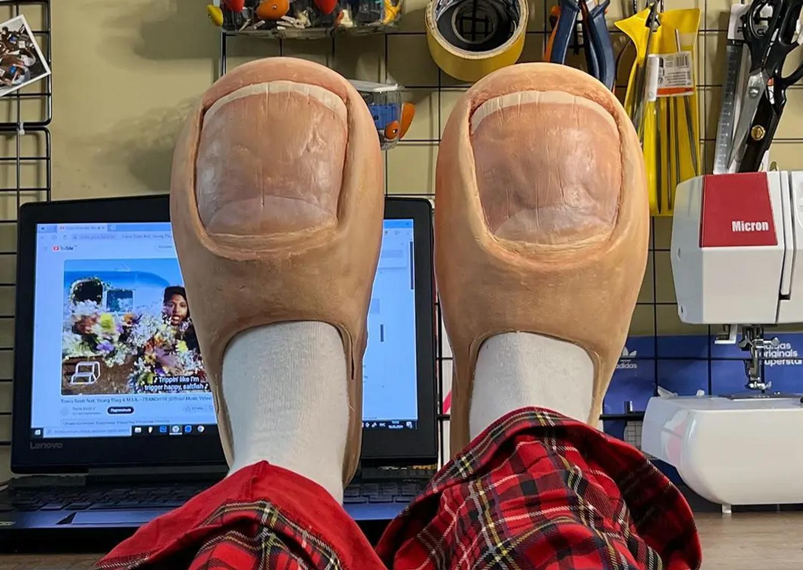 Canyaon x Bravest Studios Toe Slippers On Foot