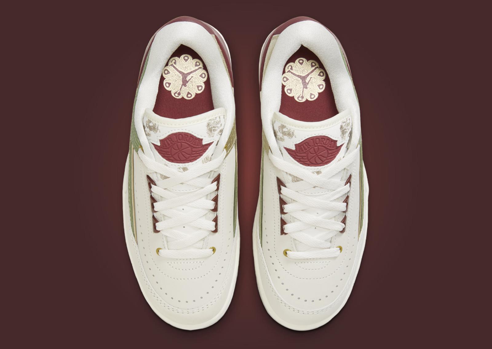 Air Jordan 2 Retro Low CNY (GS) Top