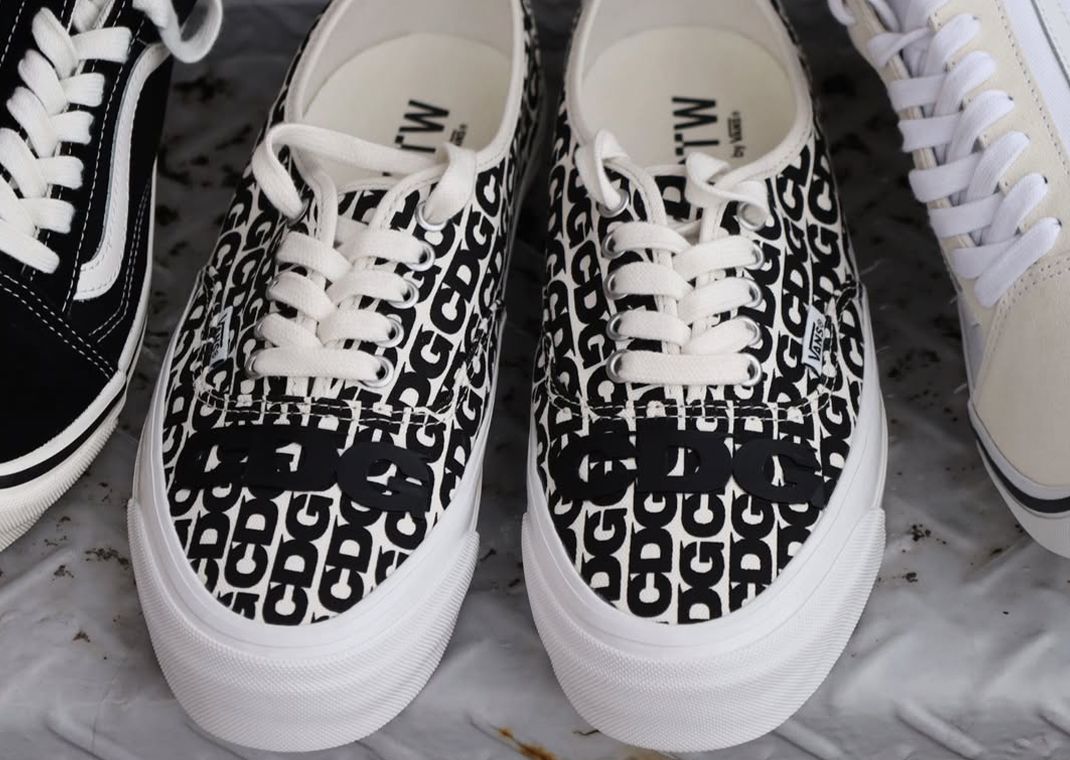 スニーカー COMME DES GARCONS Men Sneakers AZK126001 WHITE White Comme des Garcons Homme Plus x Nike Sense 96 Pack | SneakerFiles