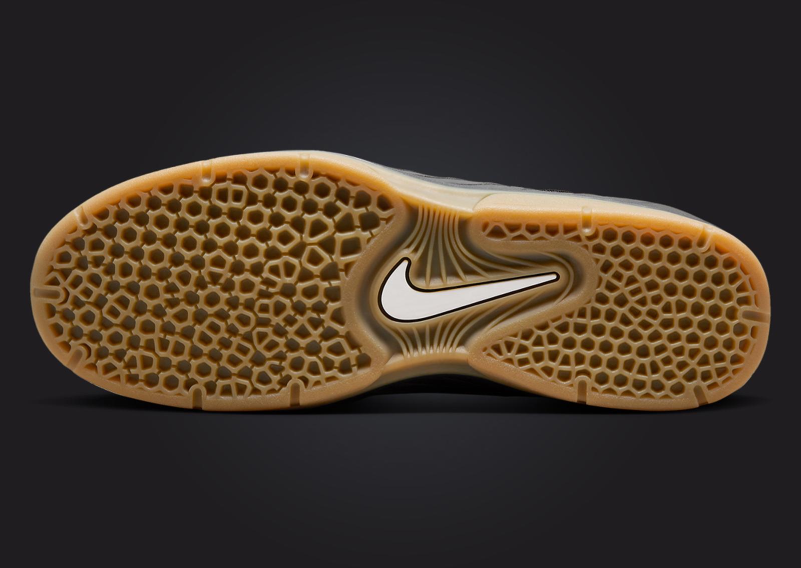 Nike SB Vertebrae Black Gum Outsole