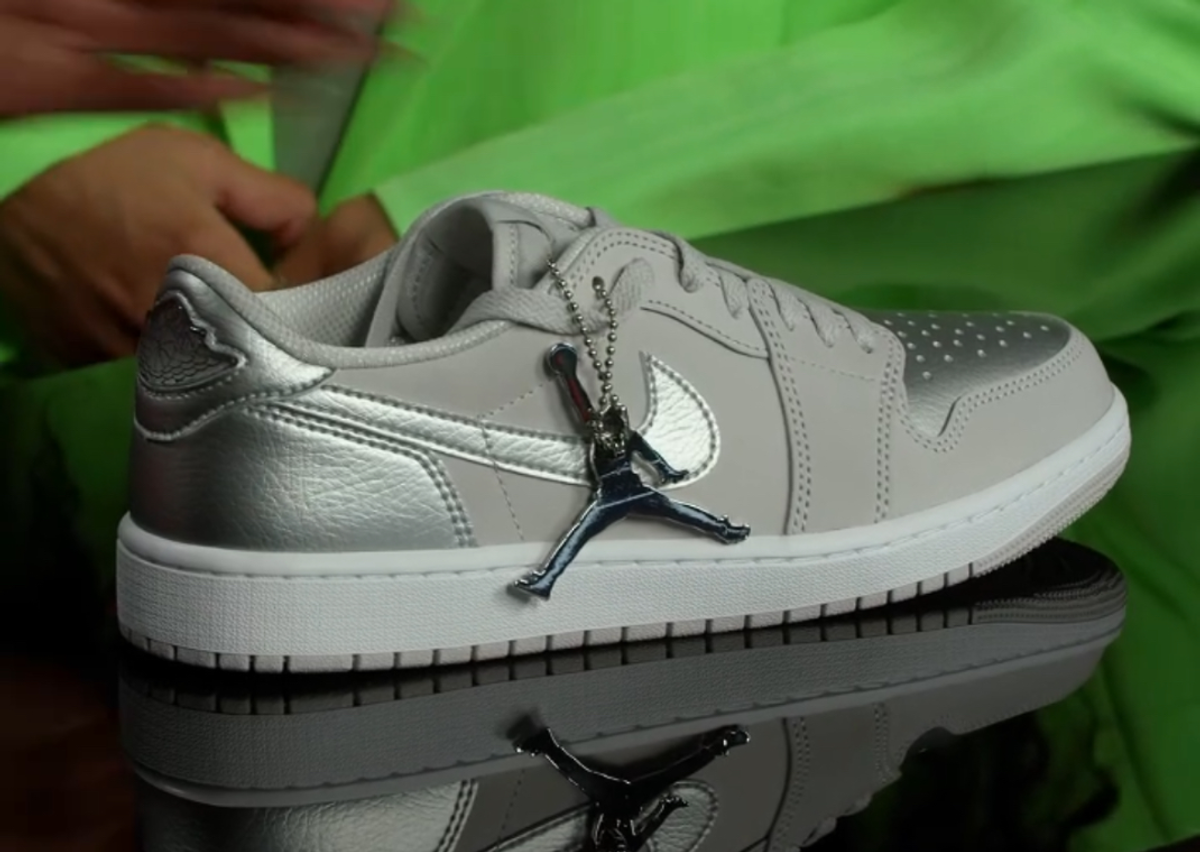 White and silver jordan top 1