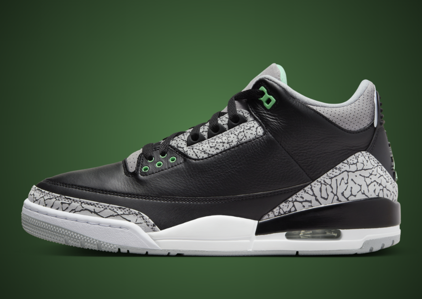 Air Jordan 3 Retro Green Glow Lateral