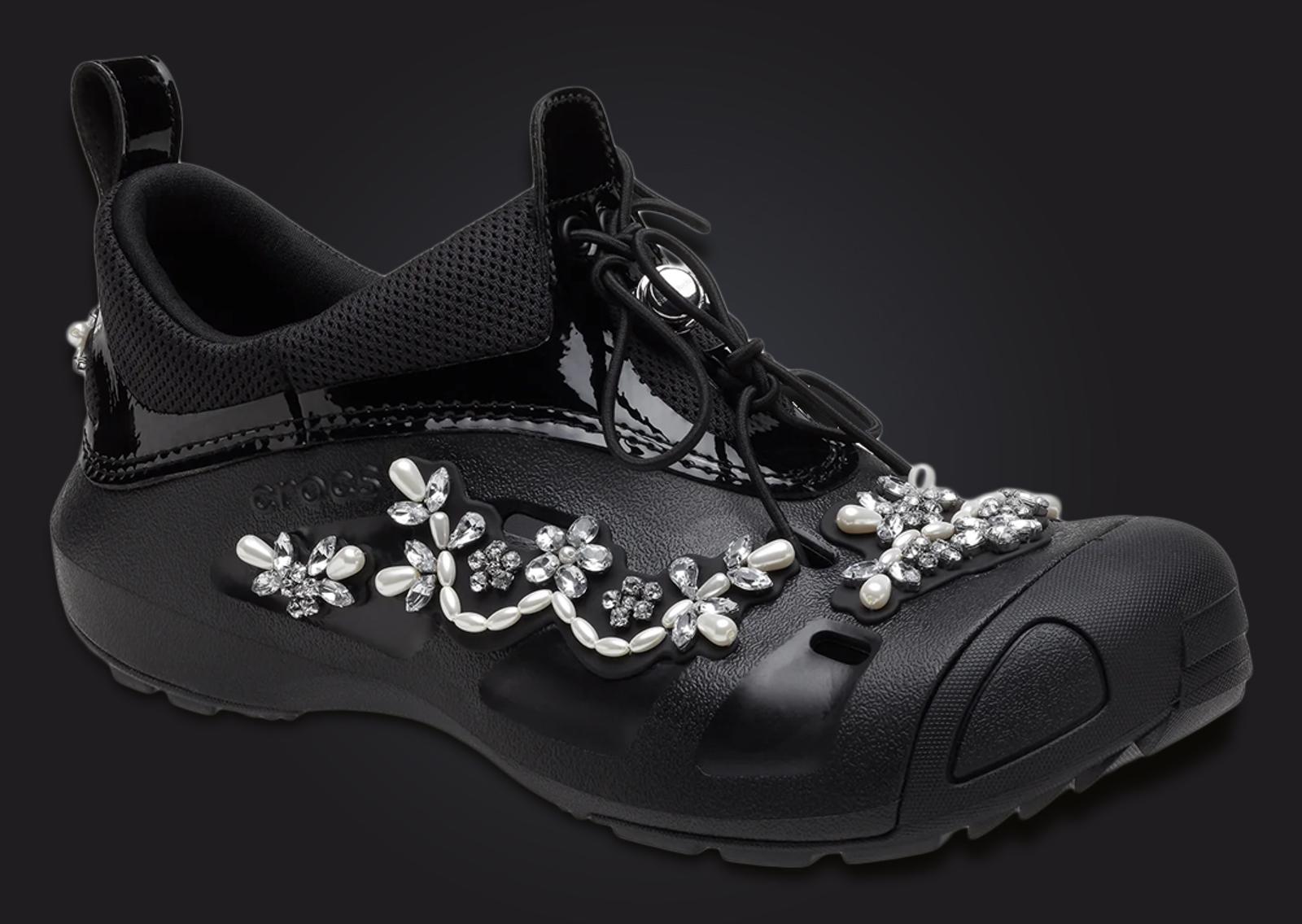 Simone Rocha x Crocs Quick Trail Black Angle