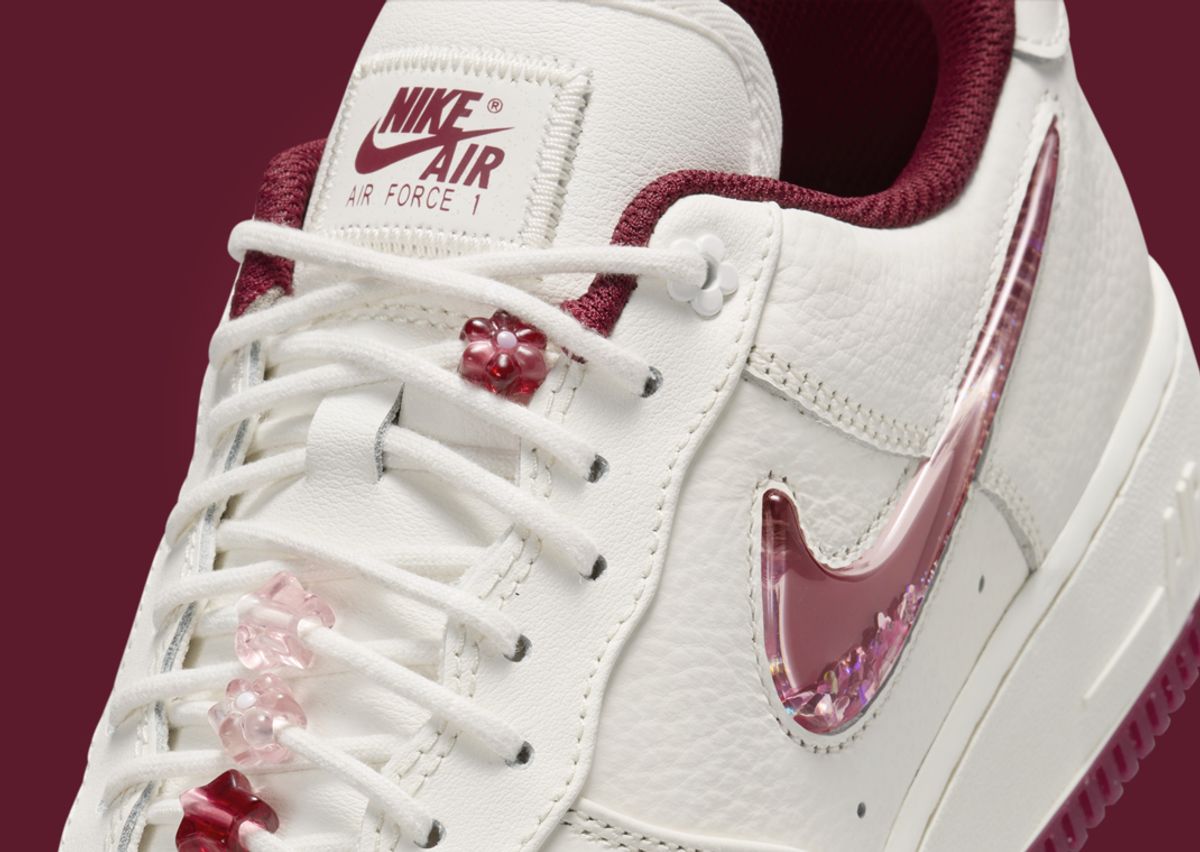 Nike Air Force 1 Low Valentine's Day Glitter Swoosh (W) Tongue