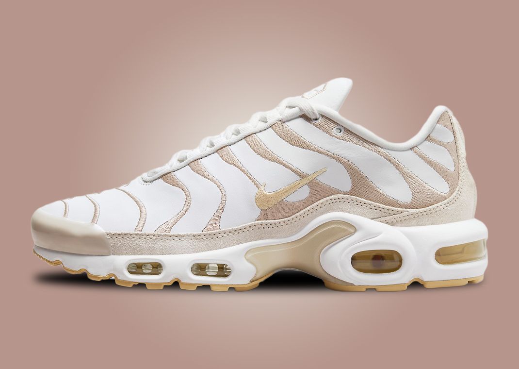 ★関税込★NIKE★WMNS AIR MAX PLUS SUMMIT PALE VANILLA 23-26 ☆人気【NIKE】☆WMNS AIR MAX PLUS SUMMIT PALE VANILLA 23-26