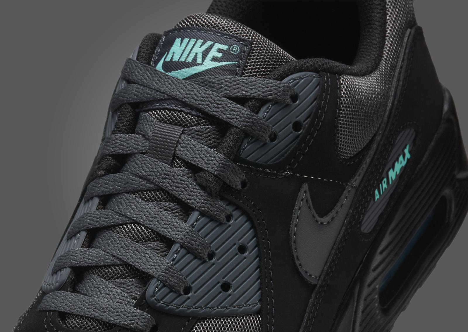 Nike Air Max 90 Tiffany Tongue Detail