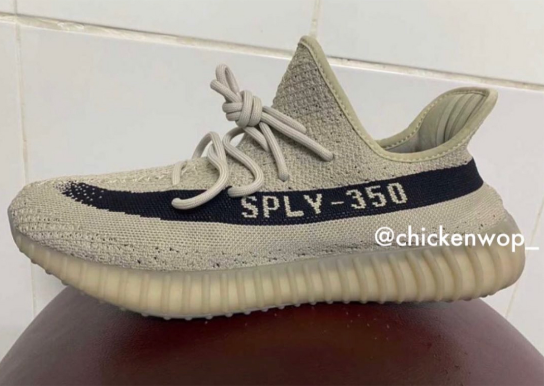 Yeezy store 350 stripe