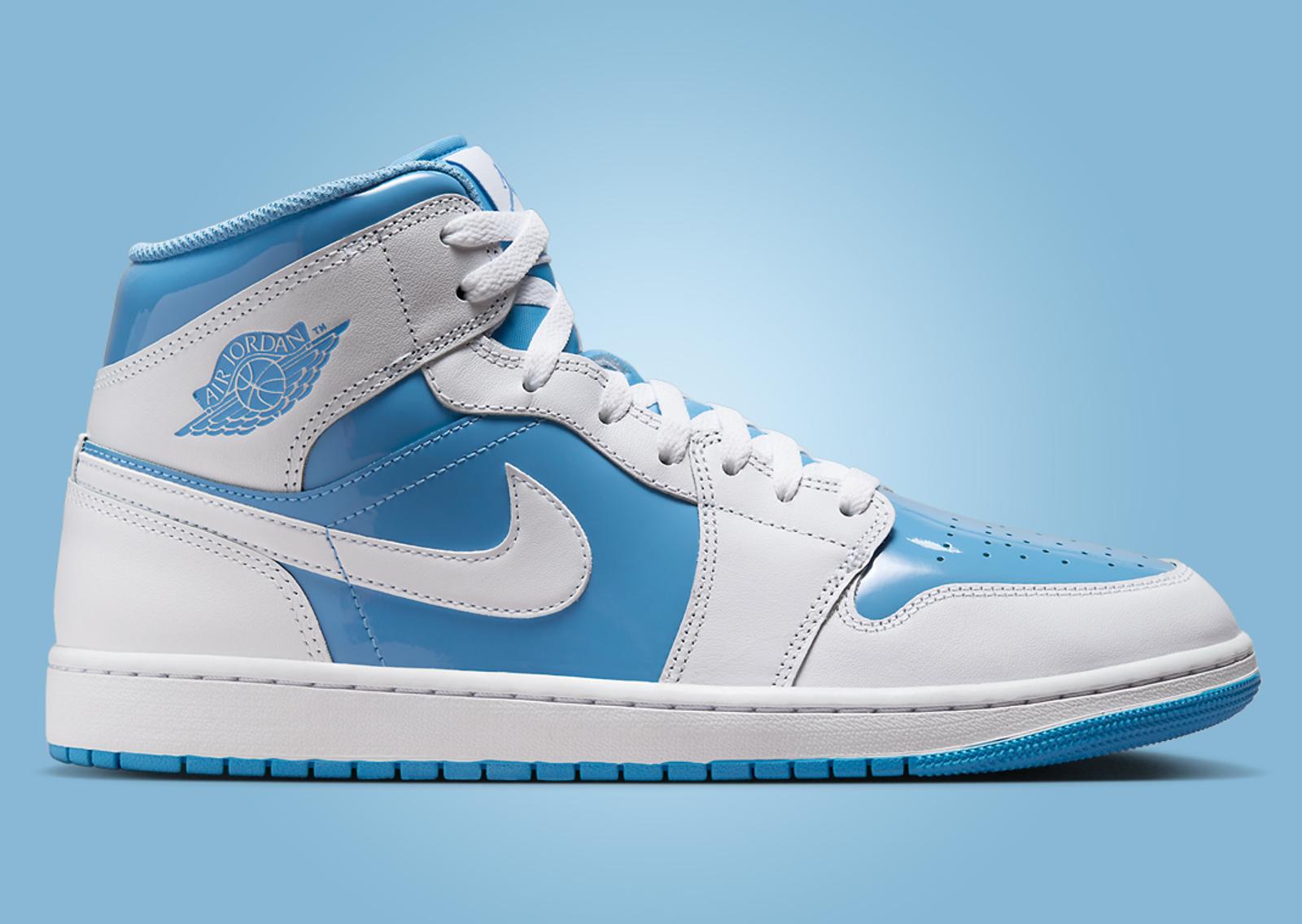 Air Jordan 1 Mid Legend Blue Lateral